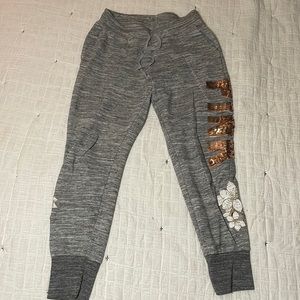 Grey VS Pink joggers